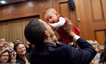 Ảnh ‘độc’ đáng yêu của Obama ảnh 10