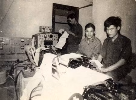  Binh chủng đặc biệt- Kỳ 1: Thông tin nhanh hơn B52 ảnh 1