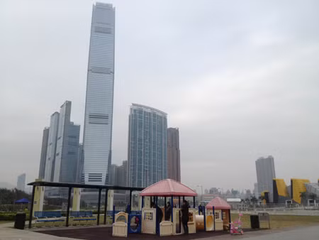 Cháu vua cũng không mua nổi nhà ở Hong Kong ảnh 1