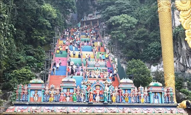 Động Batu – Sắc màu văn hóa Hindu giữa lòng Malaysia