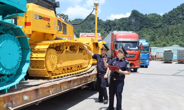 Hải quan khu vực VI thu thuế xuất nhập khẩu vượt mục tiêu phấn đấu