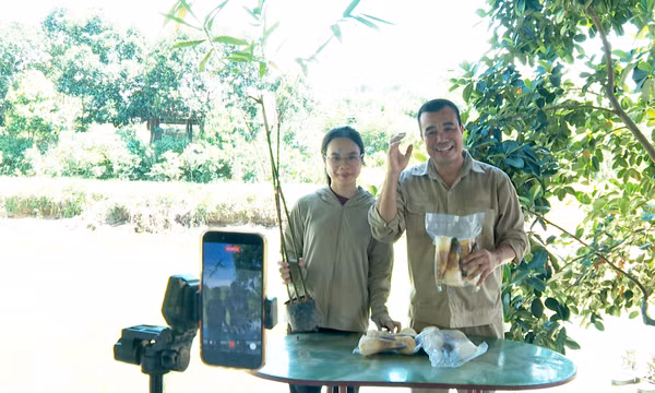 Nông dân Văn Lang làm chủ công nghệ để nâng cao giá trị sức lao động 