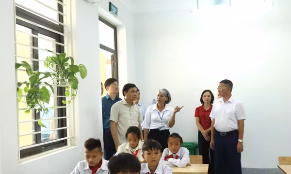 Tháo gỡ khó khăn cho các trường học vùng biên