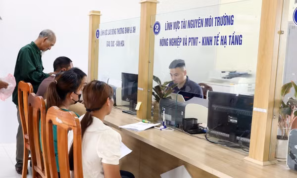 Dịch vụ công trực tuyến: Từ hạ tầng số đến tiện ích cho người dân Phú Thọ