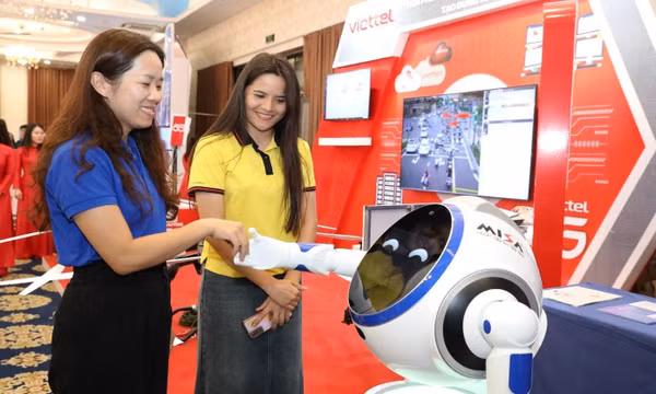 Lạng Sơn tạo điều kiện để người dân thực hành kỹ năng số