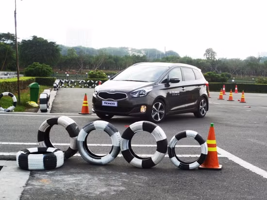 Kia Rondo- đẳng cấp mới ra mắt khách hàng Hà Nội ảnh 1