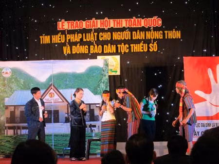 Chung kết Hội thi toàn quốc tìm hiểu pháp luật cho người dân nông thôn và đồng bào DTTS ảnh 4