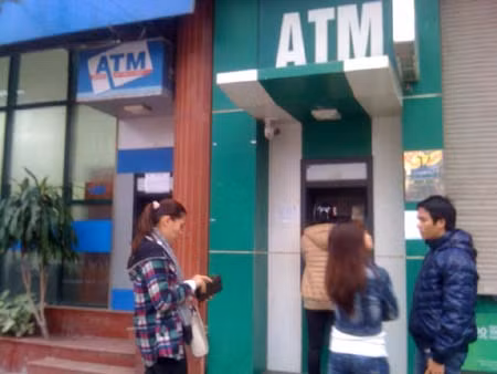 Không để nghẽn mạng ATM dịp Tết ảnh 1