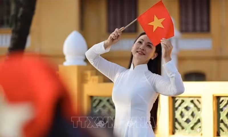 Hát mừng phụ nữ Việt Nam
