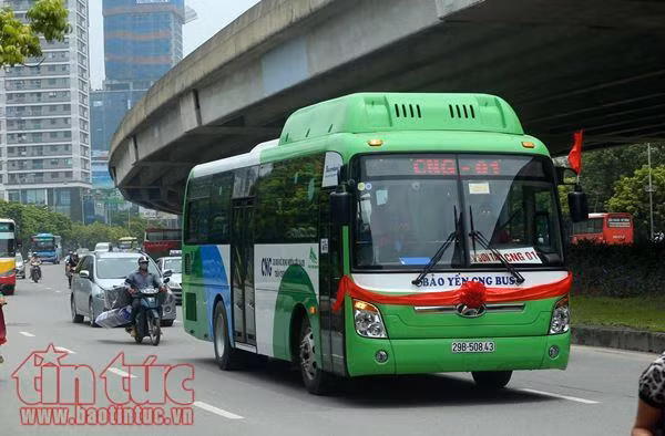 Ba tuyến buýt sử dụng nhiên liệu sạch lần đầu tiên chạy tại Hà Nội ảnh 4