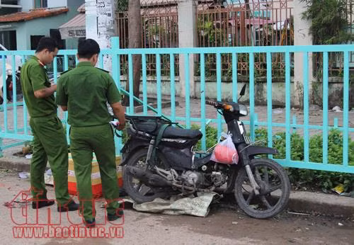 Tranh giành chỗ bán gà, một người bị đâm nhập viện ảnh 1