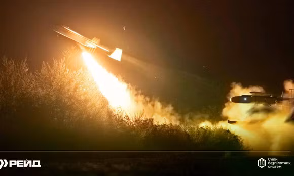 Ukraine tập kích trạm dầu quan trọng của Nga tại vùng Samara
