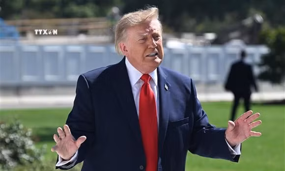 Tổng thống Trump hé lộ khả năng Mỹ giao thương với cả Nga và Ukraine sau xung đột