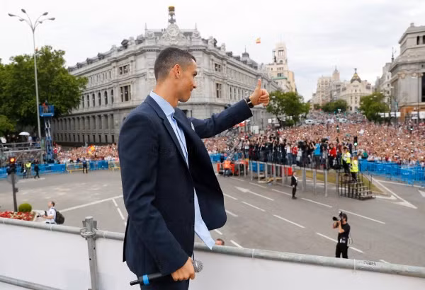 'Châu về Hợp Phố' Madrid ảnh 6