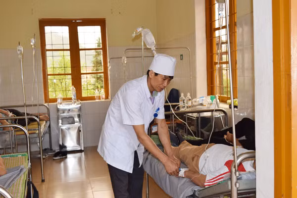 36 công nhân ở Si Ma Cai nhập viện do nhiễm khuẩn thực phẩm ảnh 1