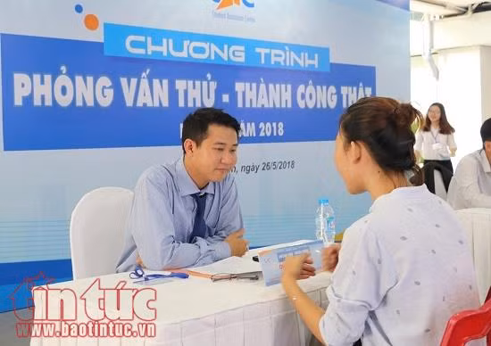 5.000 sinh viên tham gia ngày hội phỏng vấn, tuyển dụng tại TP Hồ Chí Minh ảnh 1