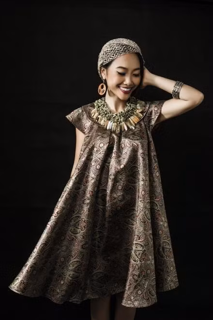 'Thỏi sô cô la đen' hát những bài hát chưa từng trình diễn trong đêm pháo hoa 26/5 ảnh 1