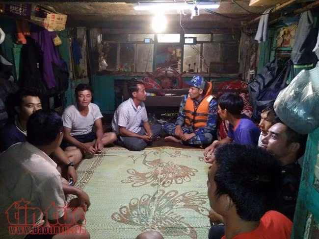 Tàu Cảnh sát biển 2005 cứu hộ thành công tàu cá gặp nạn trên vùng biển Hải Phòng ảnh 2
