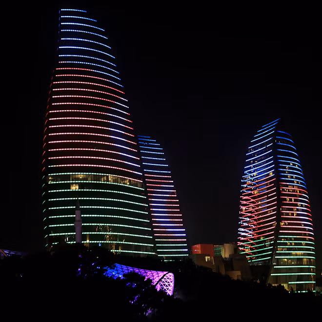 Triển lãm ảnh 'Xa mà gần' nhân kỷ niệm 100 năm Quốc khánh Azerbaijan ảnh 3