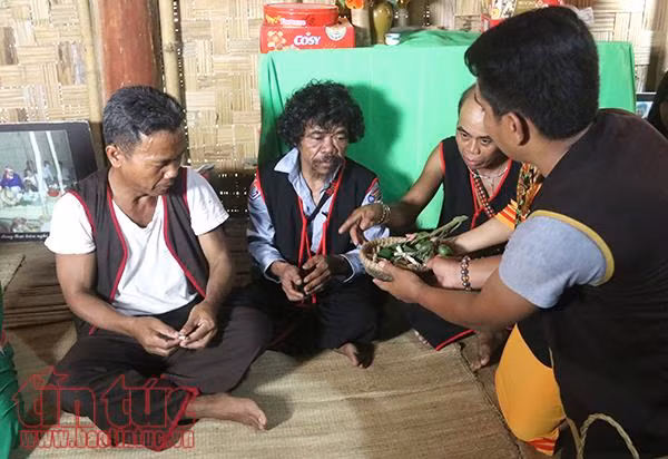 Tục cưới cổ truyền của người Raglai ảnh 2