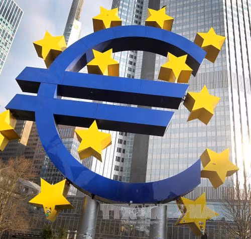Đồng euro gần chạm 'đáy' nửa năm do bất ổn chính trị ở Italy ảnh 1