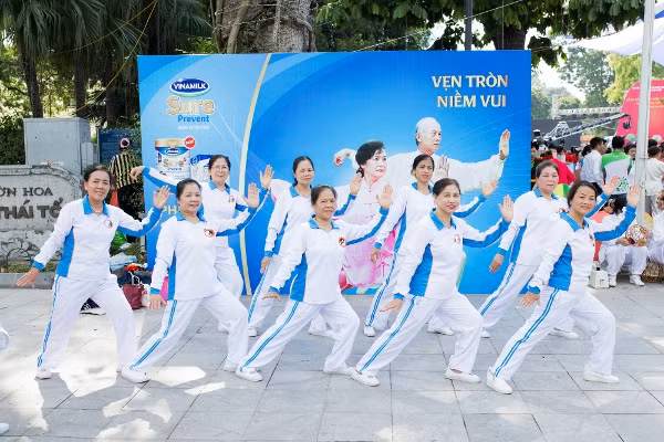 Vinamik Sure Prevent tiếp tục đồng hành cùng phong trào rèn luyện sức khỏe người cao tuổi tại Hà Nội ảnh 5