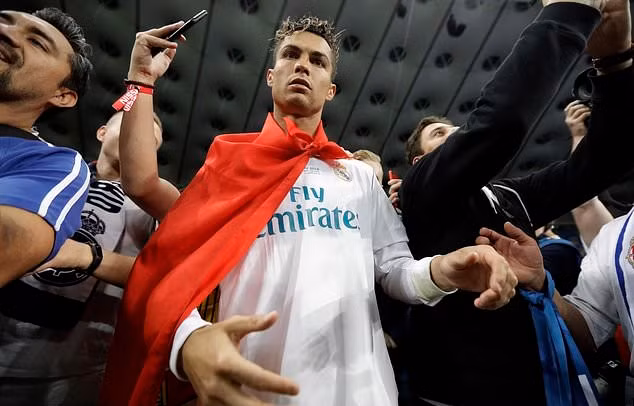 Ronaldo tiếp tục trần tình về tuyên bố ‘úp mở’ sẽ ra đi, HLV Zinedine Zidane nói không ảnh 1
