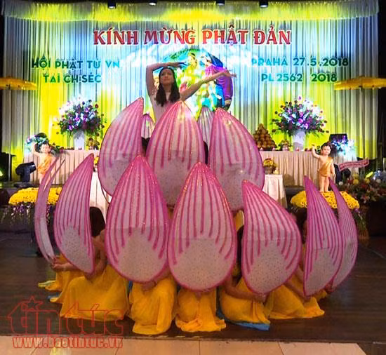 Phật tử Việt Nam tại Séc đón mừng Phật Đản 2018 ảnh 3