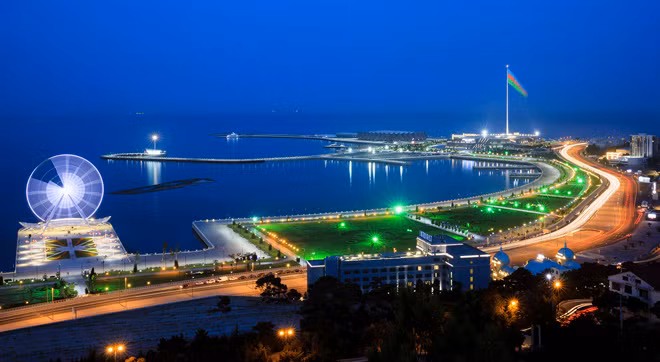Triển lãm ảnh 'Xa mà gần' nhân kỷ niệm 100 năm Quốc khánh Azerbaijan ảnh 7