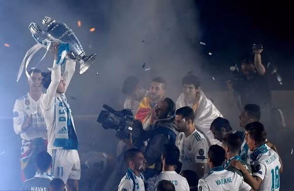 'Châu về Hợp Phố' Madrid ảnh 15