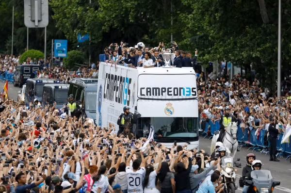 'Châu về Hợp Phố' Madrid ảnh 4