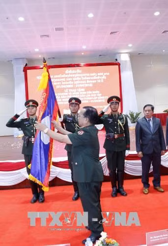 Lào tặng Huân chương Lao động cho liên doanh Viettel ảnh 1