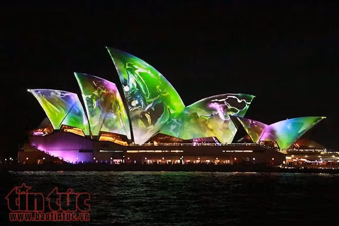 Nhà hát 'Con sò' biến hình trong Lễ hội ánh sáng Vivid 2018 ảnh 1