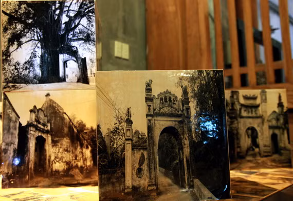 Sắp đặt cổng làng đẹp kỳ lạ của họa sĩ Đông Phương ảnh 11