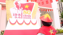 Cuộc gặp gỡ giữa mùa thu Hà Nội