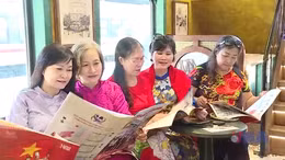 Hàng nghìn tờ báo đặc sắc của TTXVN có mặt chuyến tàu 'Hà Nội 5 cửa ô'