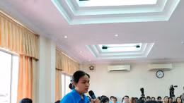 Luật BHXH nên có khoản thưởng từ 5 - 7% để người lao động không rút BHXH một lần
