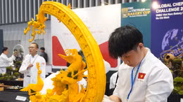 Các thí sinh hào hứng tham gia Cuộc thi đầu bếp bánh tài năng quốc tế Việt Nam