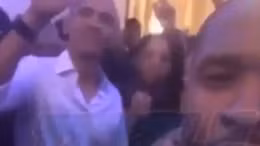 Ông Obama “quẩy nhiệt tình” trong quốc yến cuối cùng ở Nhà Trắng