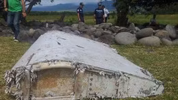 Video về mảnh vỡ nghi của MH370