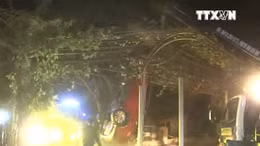Xe ô tô lùi xuống sông khiến 2 người tử vong
