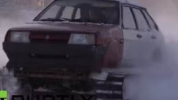 Chế “xe tăng” từ ô tô Lada 