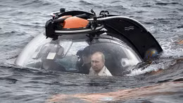 Tổng thống Putin đi tàu ngầm dò xác tàu đắm