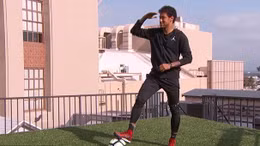 Kỹ năng sút bóng tuyệt đỉnh ngang đại lộ Hollywood nổi tiếng của Neymar 