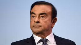Cựu Chủ tịch Nissan Carlos Ghosn trốn sang Liban