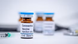Mỹ xuất xưởng lô vaccine COVID-19 đầu tiên