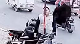 Thiếu niên bị dính chặt lưỡi vào cột kim loại trong thời tiết -16 độ C