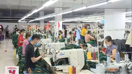 Công đoàn hỗ trợ tiền cho lao động giảm giờ làm, mất việc