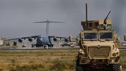 Quân đội Mỹ vô hiệu hóa nhiều vũ khí, chiến đấu cơ trước khi rời Afghanistan