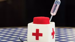 Tiệm cà phê ra mắt bánh vaccine COVID-19